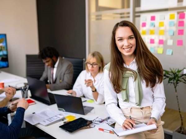 ¿Onboarding es la forma actual de llamar al clásico proceso de inducción? Diferencias entre Onboarding e Inducción. 1 Onboarding vs. Inducción: la evolución del proceso de incorporación de recursos humanos