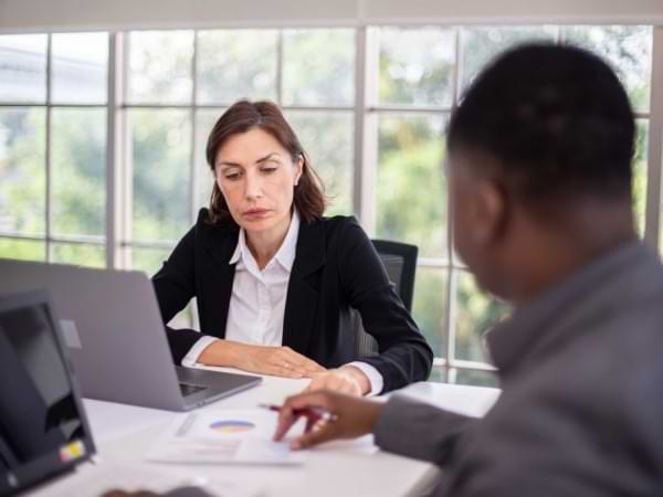 ¿Cuáles son las estrategias de marketing para vender cursos online? 5 Pasos a seguir. 2 estrategia de venta de los cursos